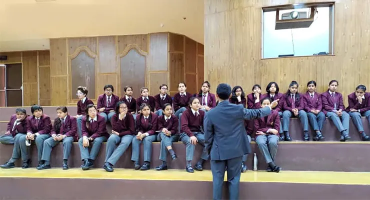 How teachers can support students in public speaking