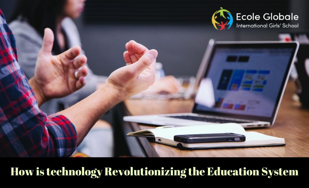 You are currently viewing How is Technology Revolutionizing the Education System?