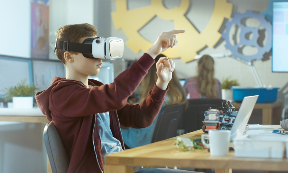 Virtual Reality (VR) Learning Experiences| EdTech tools at Ecole Globale
