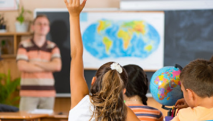 Improving communication skills through student council activities
