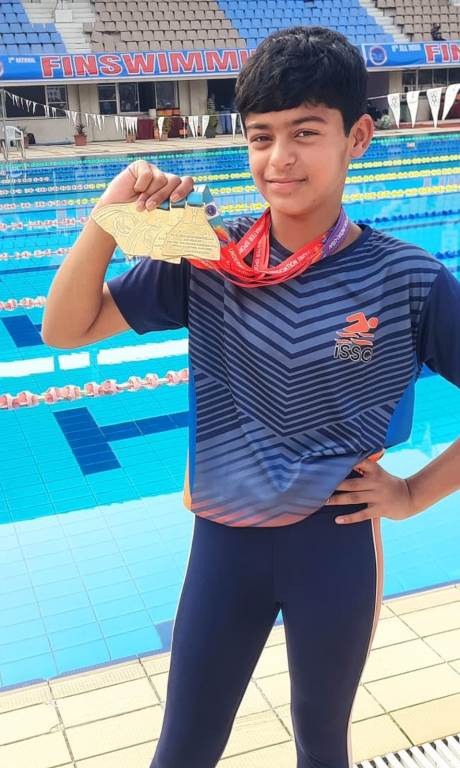 Yashasvi Choudhary Wins 4 Gold Medals at 8th National Fins Swimming Championship