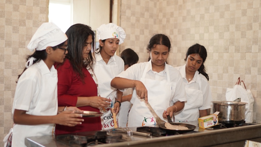 French Crêpe Making Competition